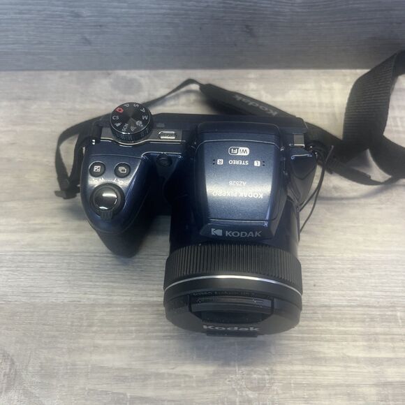 Kodak  Pixpro AZ528 16MP Digital Camera Blue 52X Zoom Extra Battery Charger - Picture 2 of 16